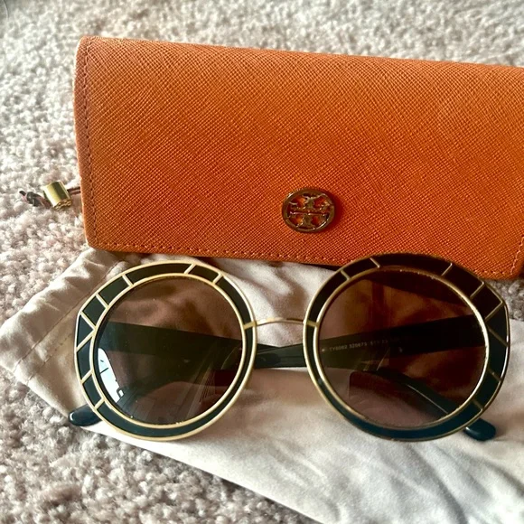 Tory Burch | Accessories | Tory Burch Black Sunglasses With  display picture 3